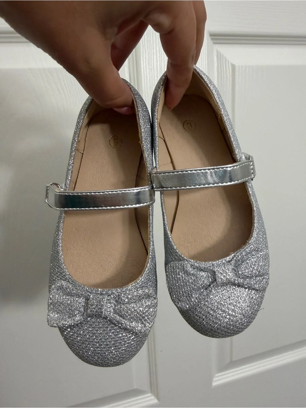 Girls Silver Glitter Mary Jane Shoes with Bow